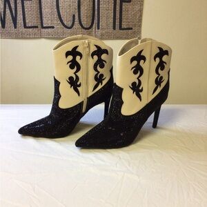 INC‎ International Concepts Black and Cream Heeled Boots with Indigo Motifs